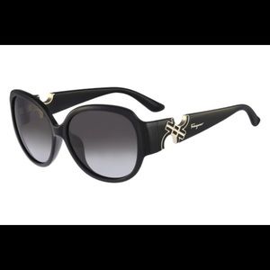 BLACK FERRAGAMO SUNGLASSES